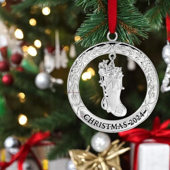 Christmas Silver 3" x 3" Wreath with Stocking Pendant Engraved Tree Ornament - Picture 5 of 8